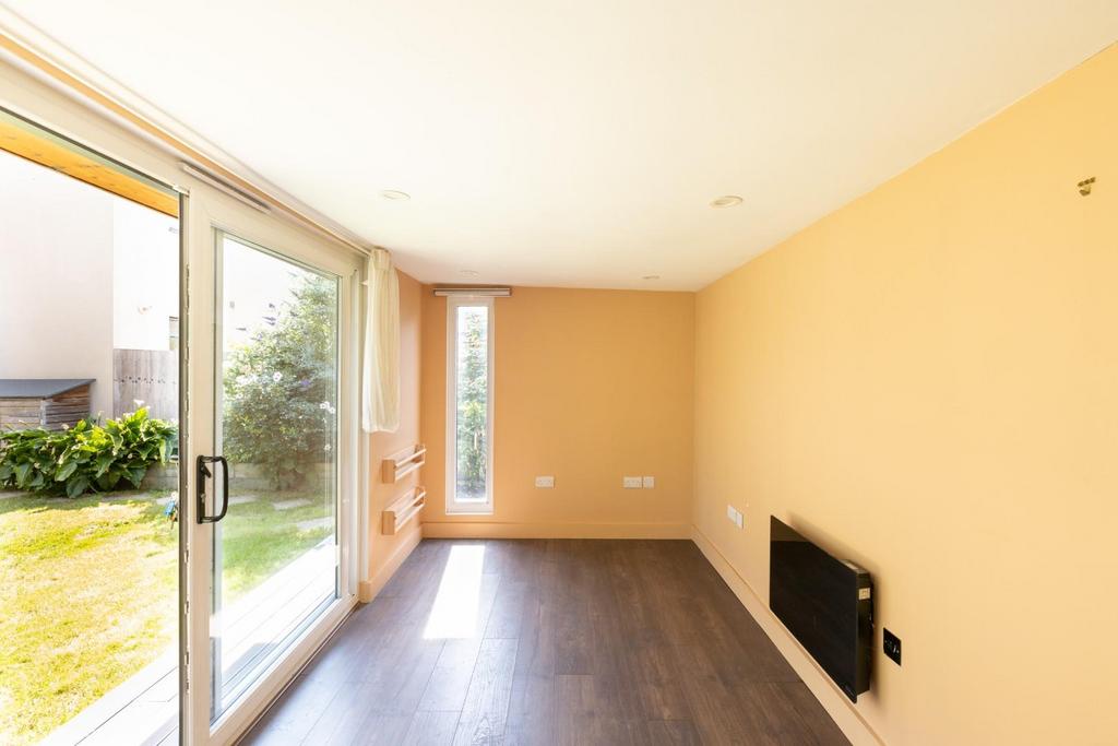 15 Packer Way, BS16-15.jpg