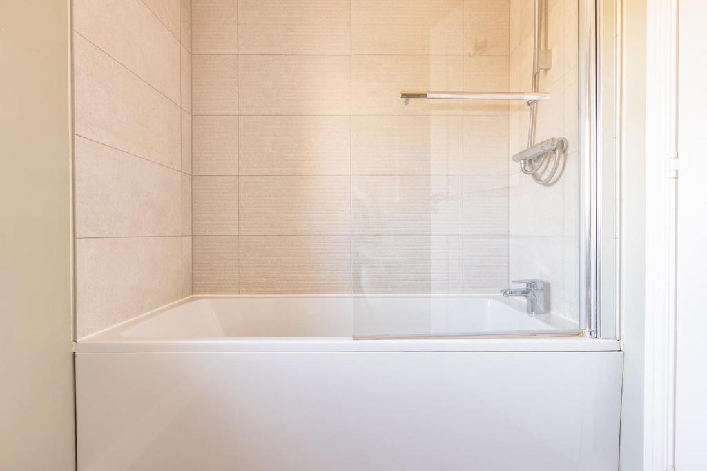 15 Packer Way, BS16-22.jpg