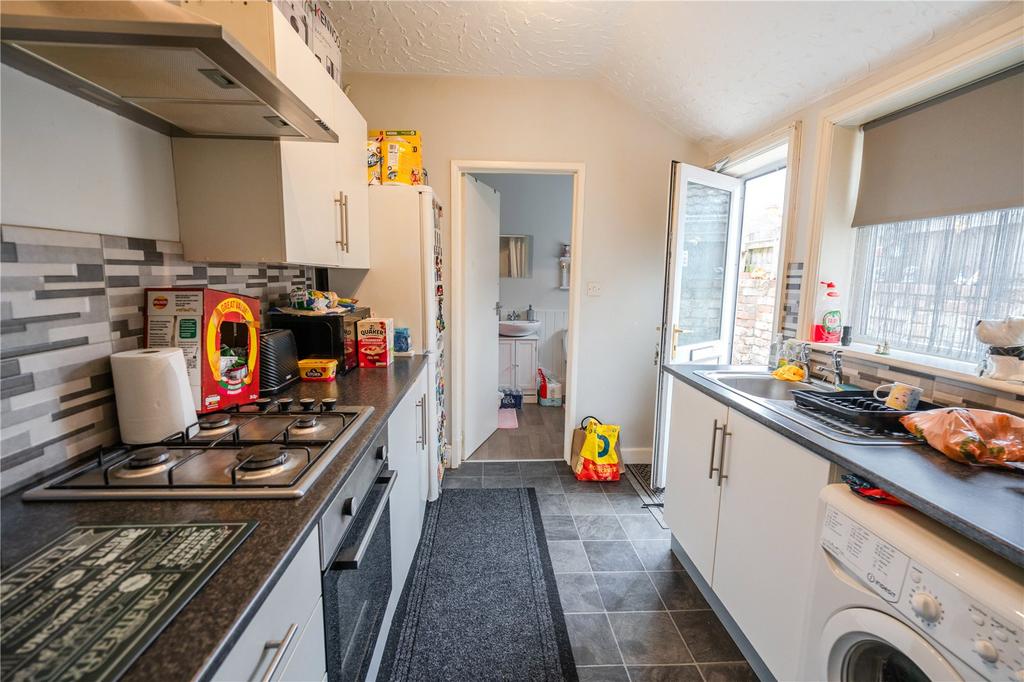 84a Kitchen (2)