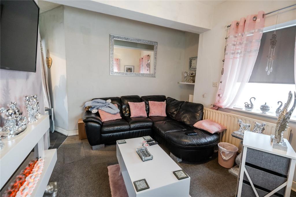 84a Living Room (2)