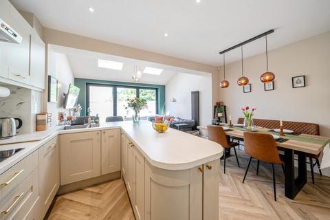 24 Mill Square, Horsforth, Leeds, LS18 4GJ