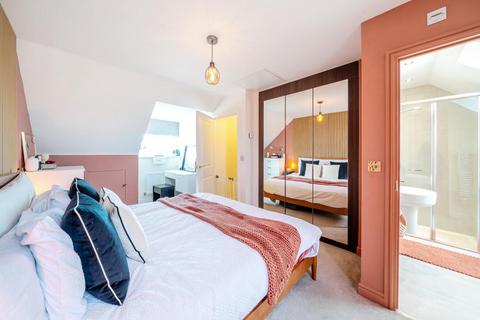 24 Mill Square, Horsforth, Leeds, LS18 4GJ