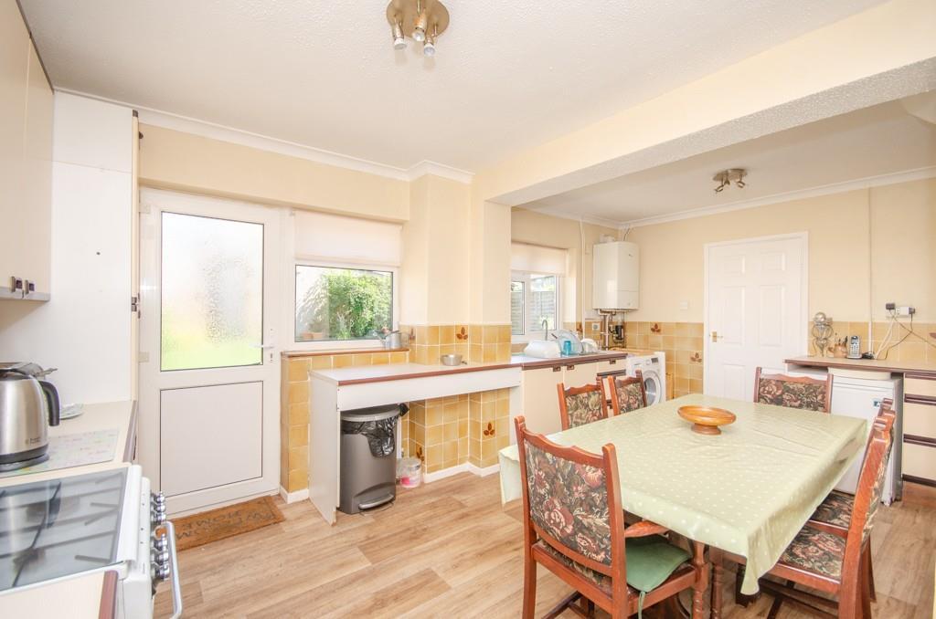 Kitchen pic 3.jpg