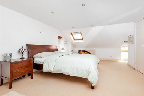 10 Holmes Road, Twickenham, TW1 4RE