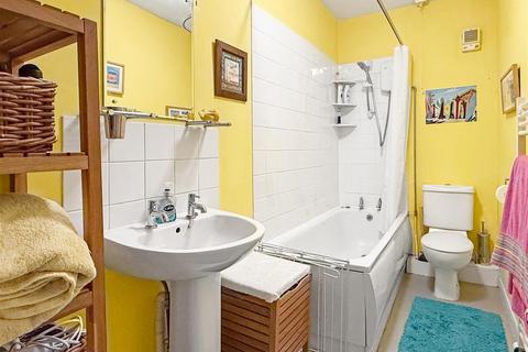 undefined, Newport Terrace, Barnstaple EX32