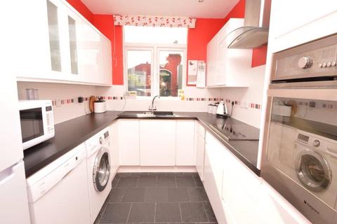 3 bedroom terraced house for sale, Howarth Road, London SE2