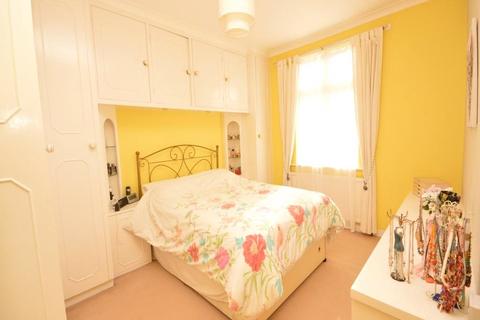 3 bedroom terraced house for sale, Howarth Road, London SE2