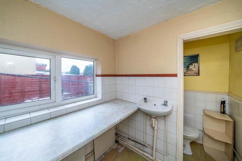 259 Bloxwich Road, Walsall, WS2 7BB