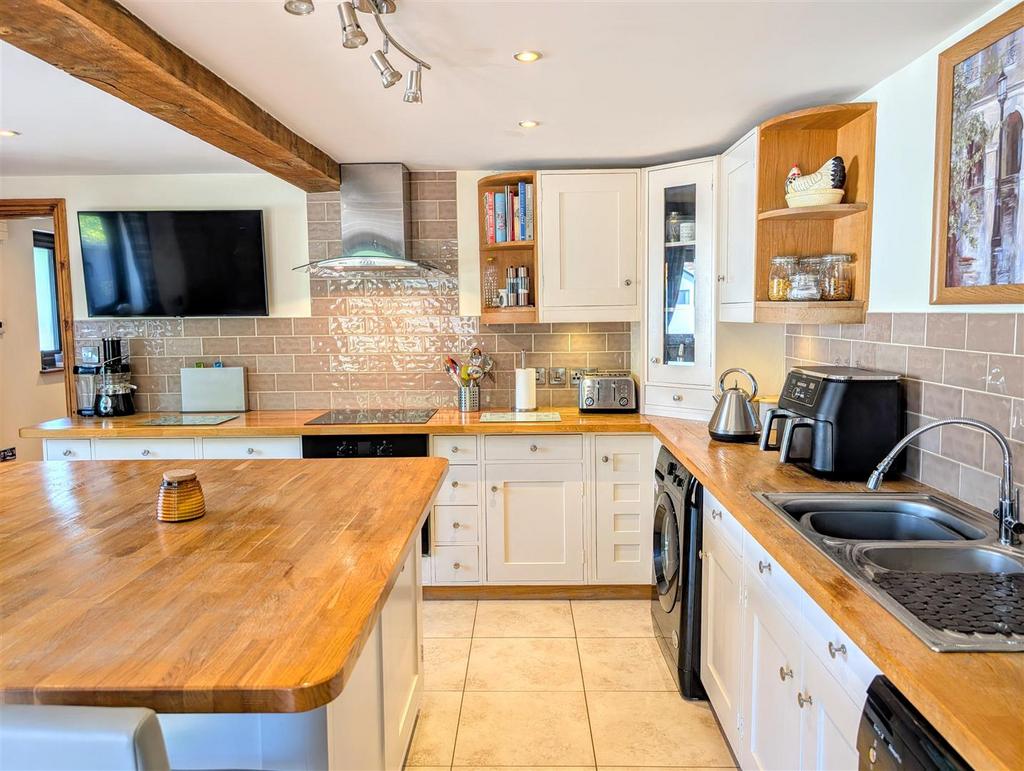 PXL 20250619 125825600.MP~2.jpg