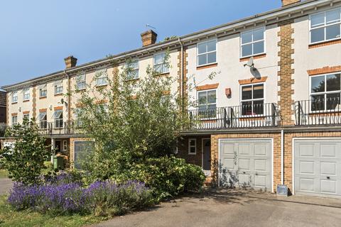 2 Regency Mews, Beckenham, BR3 5FG