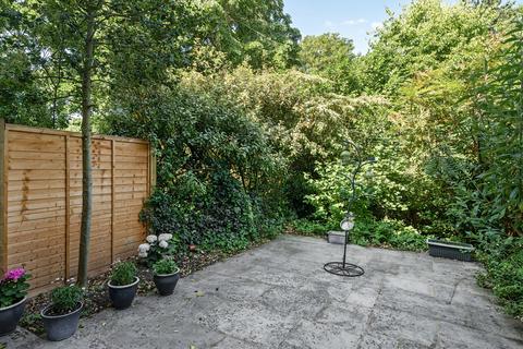 2 Regency Mews, Beckenham, BR3 5FG