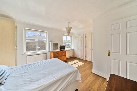 2 Regency Mews, Beckenham, BR3 5FG