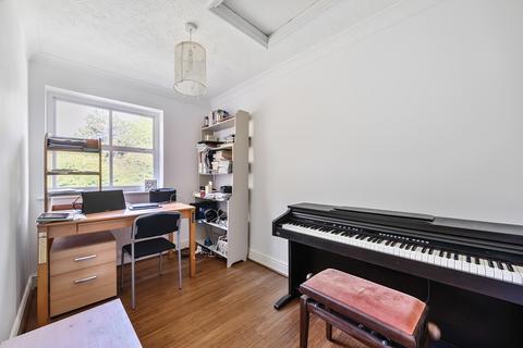 2 Regency Mews, Beckenham, BR3 5FG
