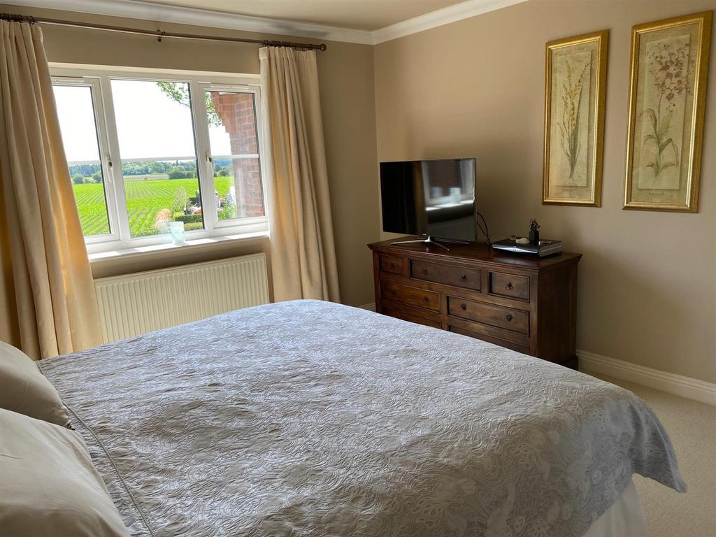 Master bedroom.jpg
