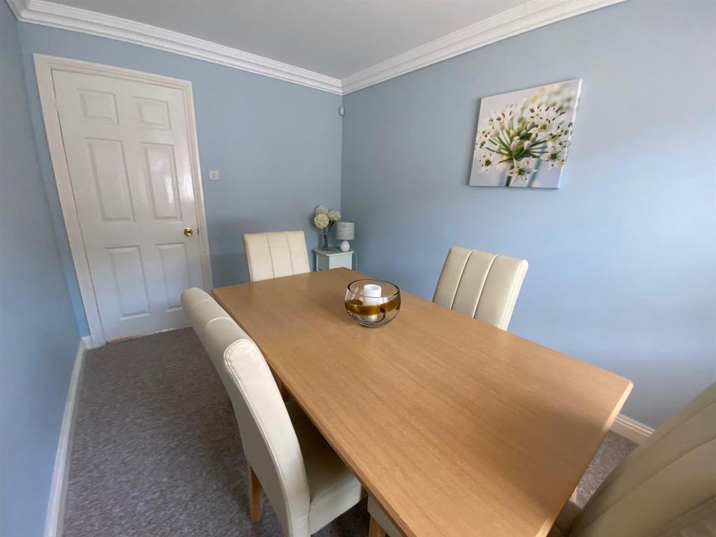 Dining room.jpg