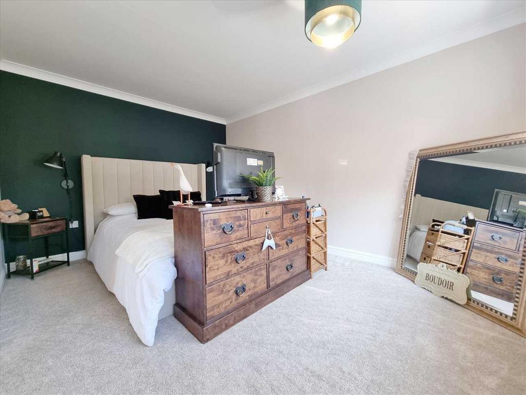 Bedroom 1: