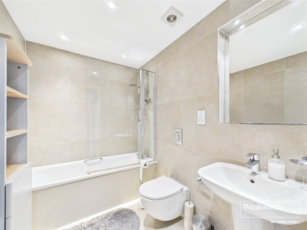 En Suite Bathroom