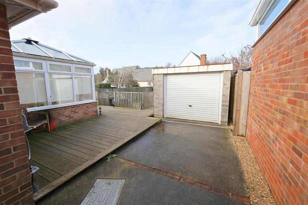 Detached garage