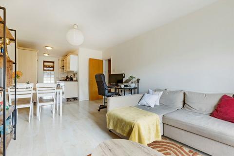 undefined, Ashton Street, London E14