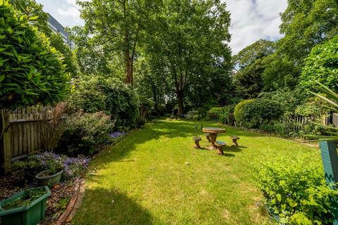 3 bedroom flat for sale, Goldhurst Terrace, London NW6
