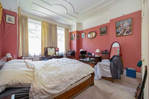 3 bedroom flat for sale, Goldhurst Terrace, London NW6