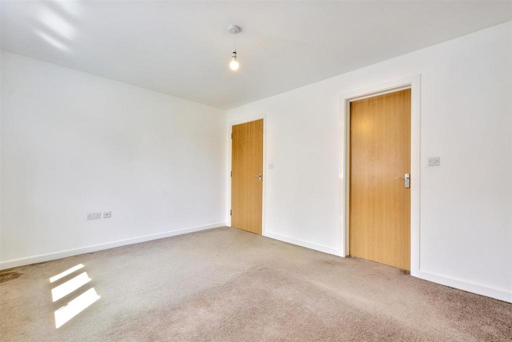 Bedroom 1 3.jpeg