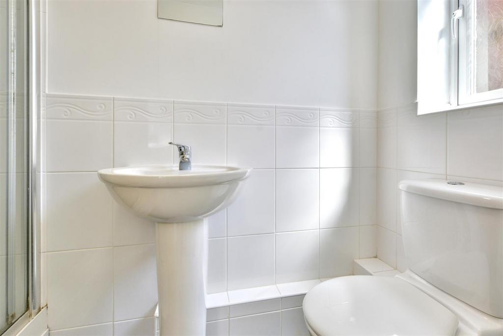 Bedroom 1 Ensuite 1.jpeg
