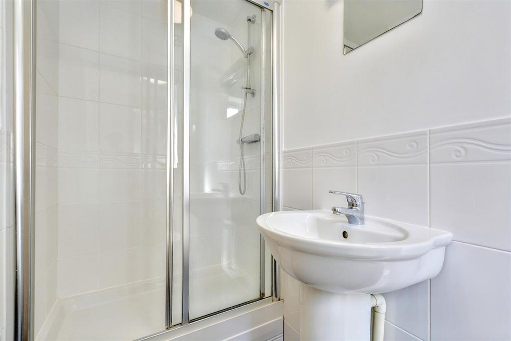 Bedroom 1 Ensuite 2.jpeg