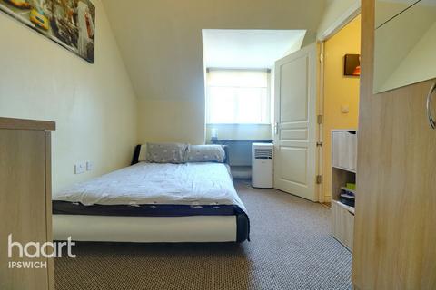 3 Castle Gardens, Kesgrave, Ipswich, IP5 2EW