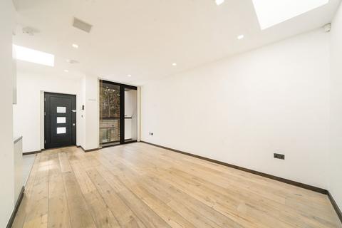 2 bedroom semi-detached house for sale, Frognal, London, NW3