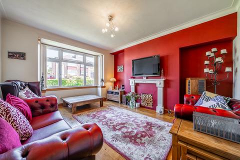 6 Lembert Drive, Clarkston, Glasgow, G76 7NQ