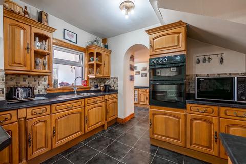 6 Lembert Drive, Clarkston, Glasgow, G76 7NQ