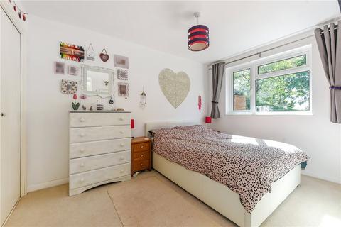 2 bedroom bungalow for sale, St. Annes Close, Winchester, Hampshire, SO22