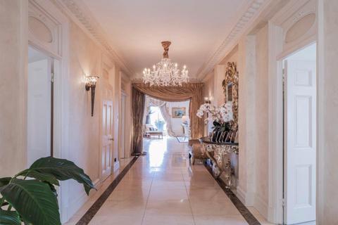 4 bedroom apartment for sale, Portland Place, Marylebone, London, W1B