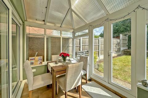 46 Clee View Road, Wombourne, Wolverhampton, WV5 0BD