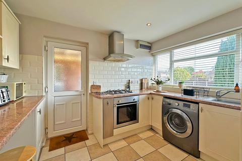 46 Clee View Road, Wombourne, Wolverhampton, WV5 0BD