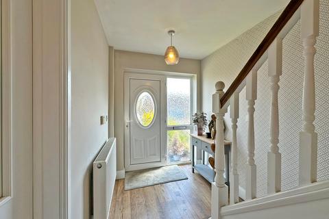 46 Clee View Road, Wombourne, Wolverhampton, WV5 0BD