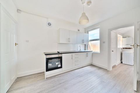 3 bedroom semi-detached house to rent, Dickerage Lane, New Malden, KT3