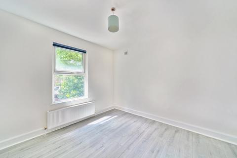 3 bedroom semi-detached house to rent, Dickerage Lane, New Malden, KT3