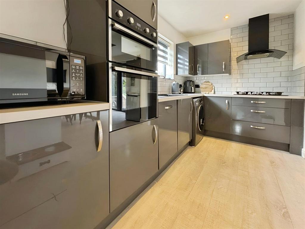 Diner/Kitchen