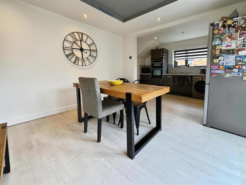 Diner/Kitchen