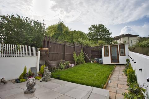 1 bedroom flat for sale, Folkestone Road, Dover, CT17