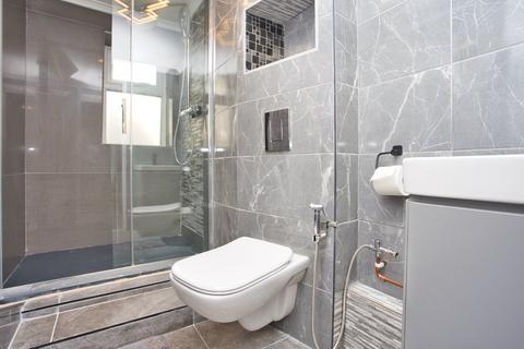 1 bedroom flat for sale, Folkestone Road, Dover, CT17