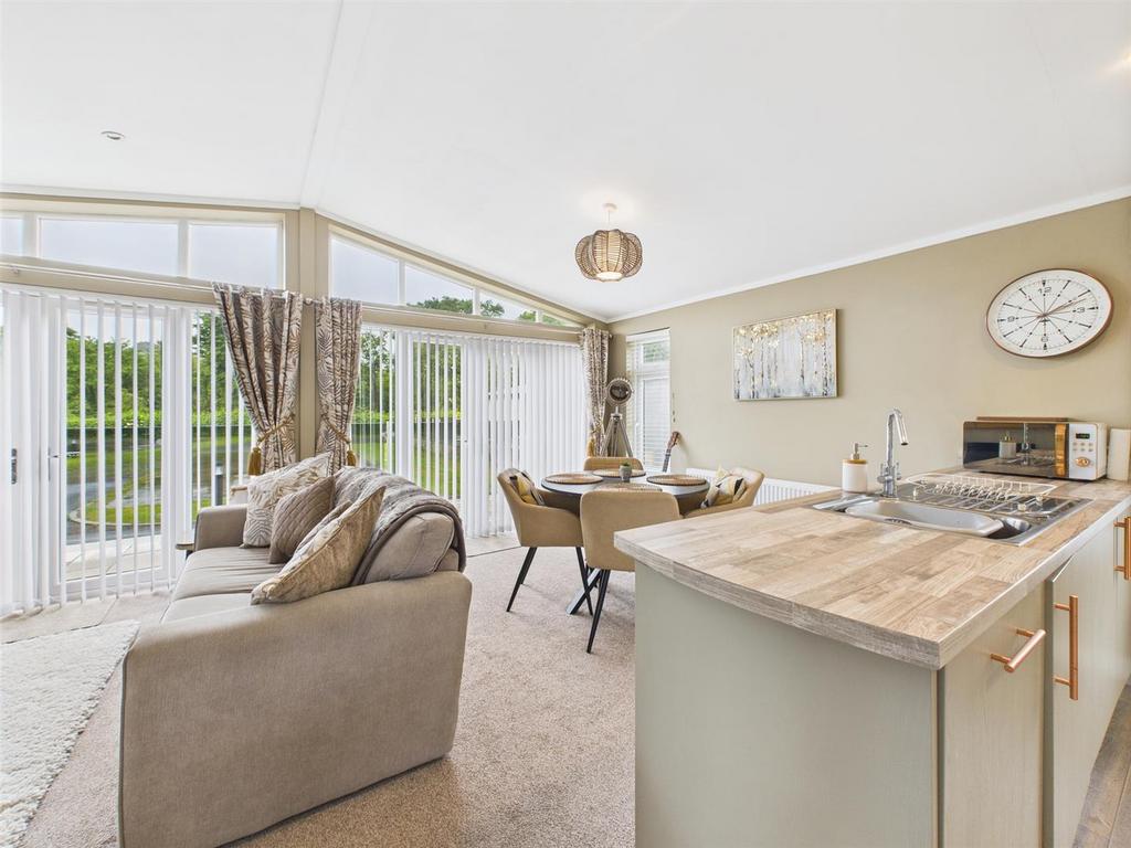 Open Plan Lounge/Kitchen/Dining Area
