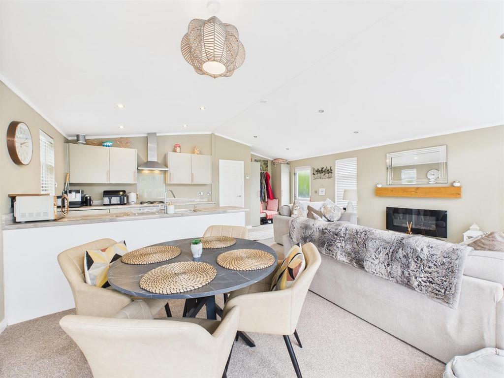 Open Plan Lounge/Kitchen/Dining Area