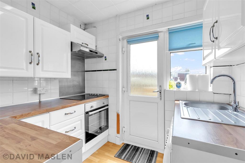 Kitchen (2).jpg
