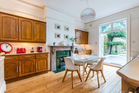 1 bedroom flat for sale, Haycroft Road, Brixton, London, SW2