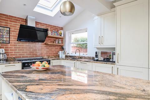 3 bedroom apartment for sale, Brondesbury Park, London, NW2