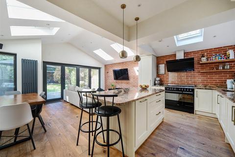 3 bedroom apartment for sale, Brondesbury Park, London, NW2