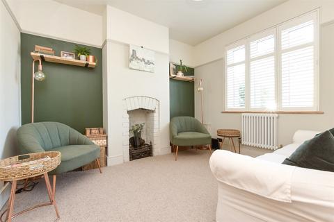 29 Spencer Road, Caterham, CR3 5LE